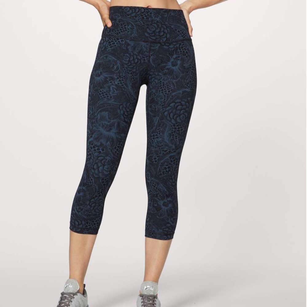 LuluLemon Wunder Under Crop Noveau Mach Blue Black